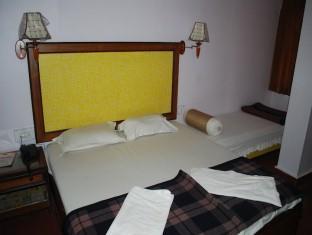 לקנאו Charans Guest House מראה חיצוני תמונה
